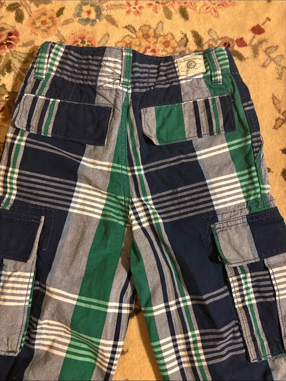 Gap kids Slim Plaid Cargo Boy’s Shorts in Navy & Green